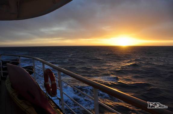Nosso maravilhoso pôr-do-sol atravessando a temida Drake Passage